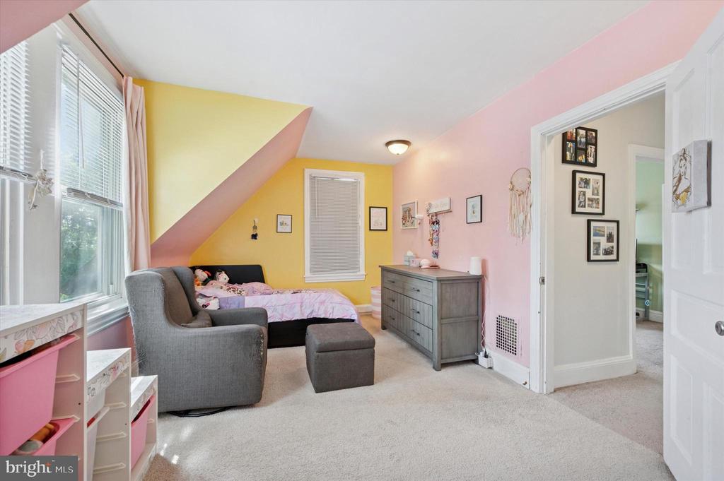 926 BRADFIELD ROAD
