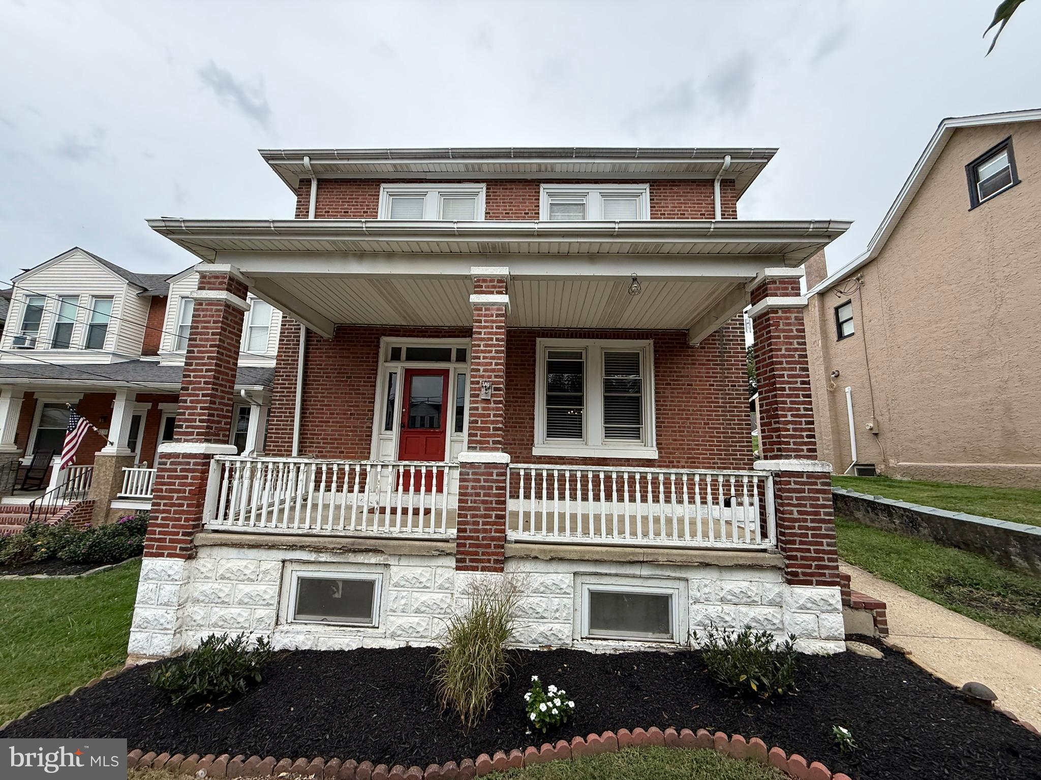 134 W 8TH AVENUE