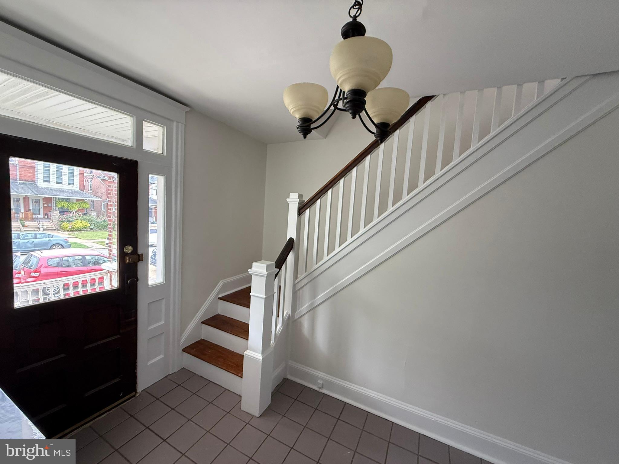 134 W 8TH AVENUE