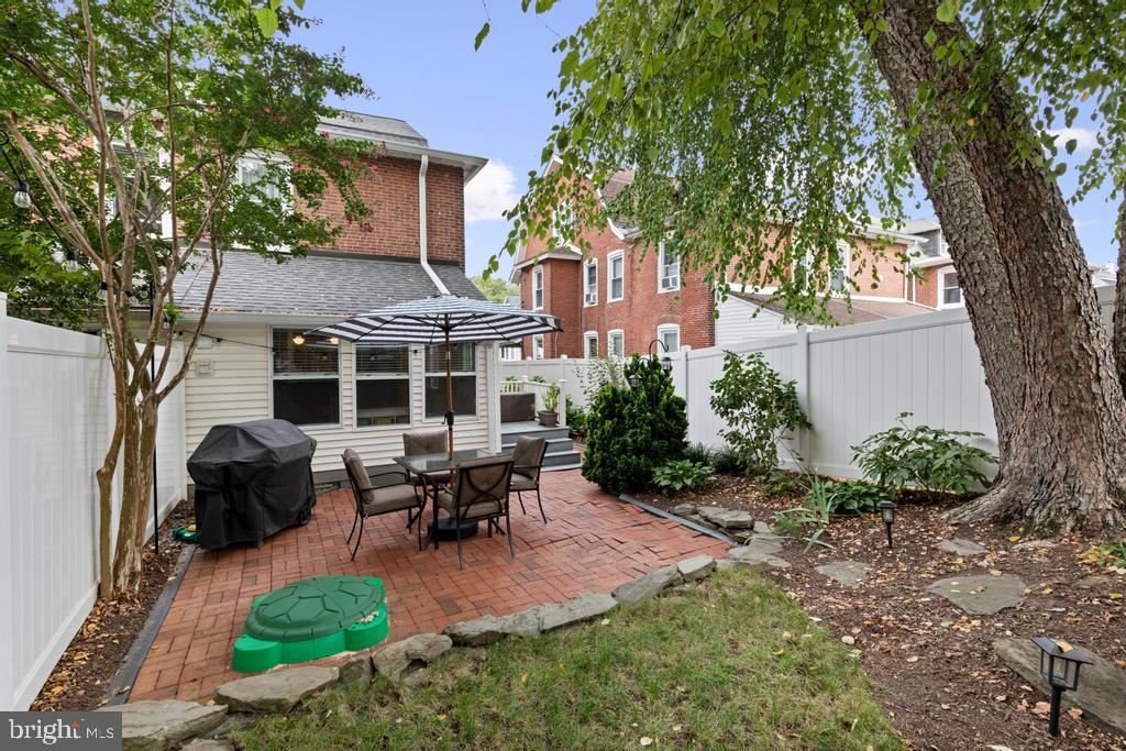 29 THOMAS AVENUE