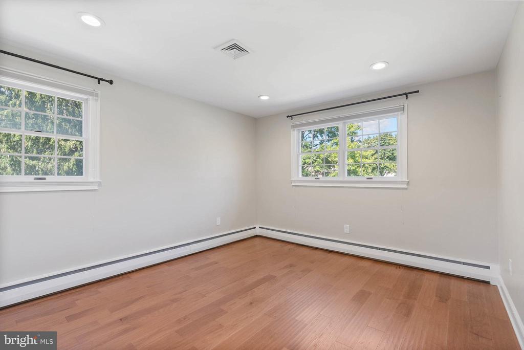 728 HOOVER ROAD