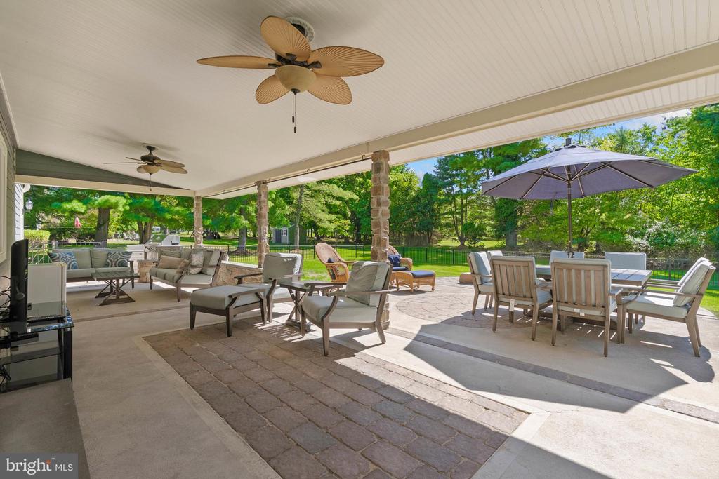 728 HOOVER ROAD