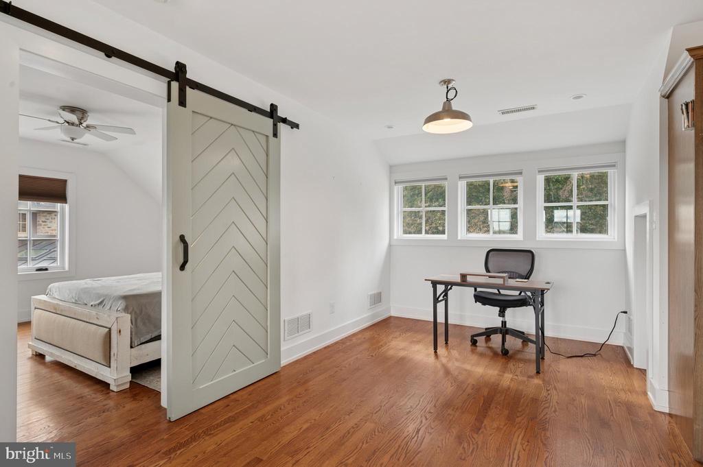 1125 GINKGO LANE 2