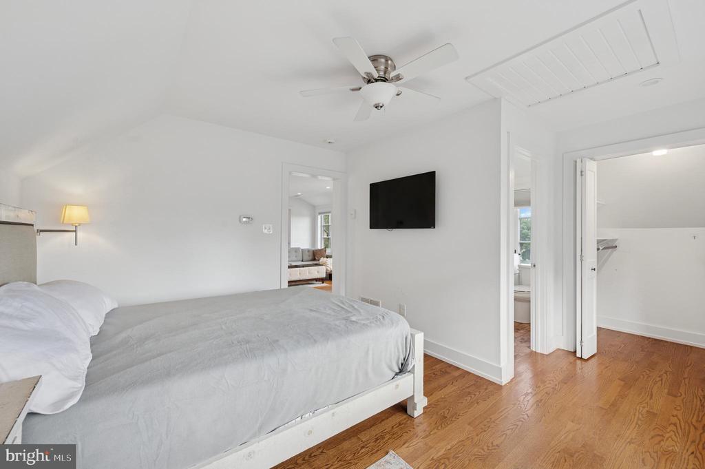 1125 GINKGO LANE 2