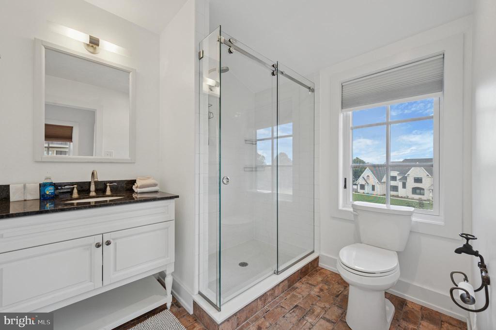 1125 GINKGO LANE 2