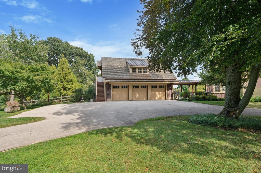 1125 GINKGO LANE 2