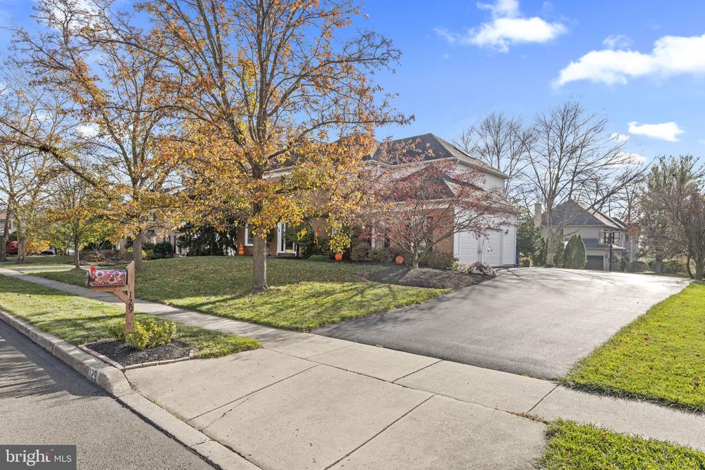 129 CLOVER LEAF LANE