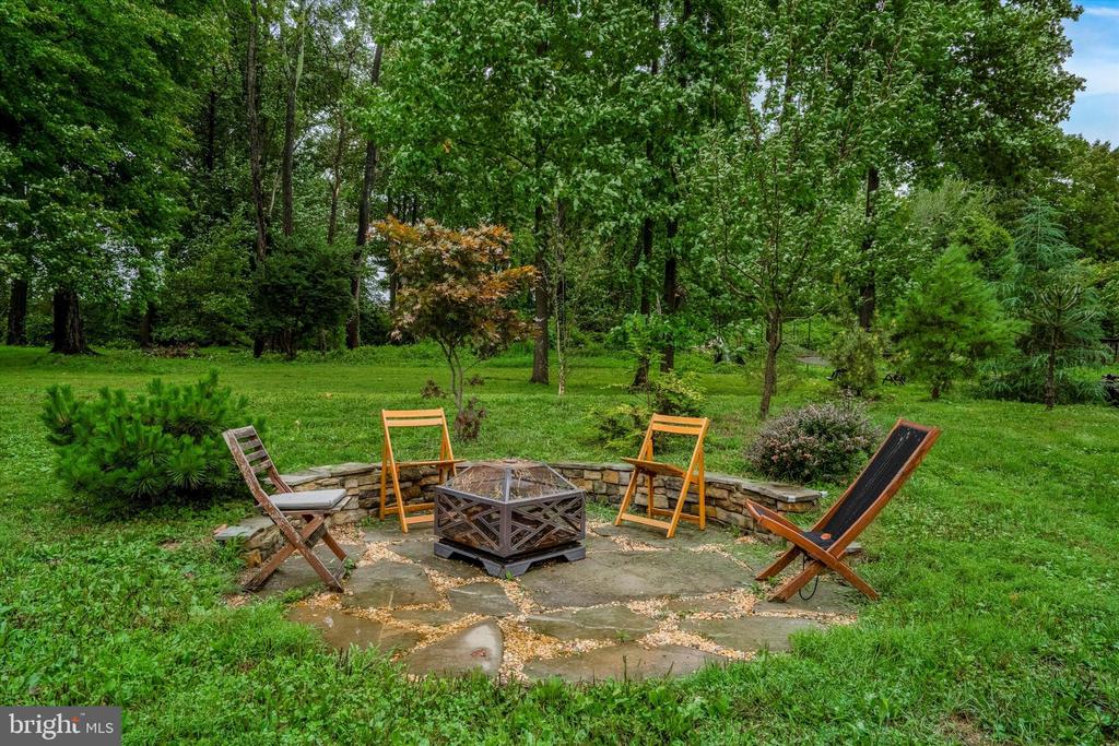 422 RICES MILL ROAD