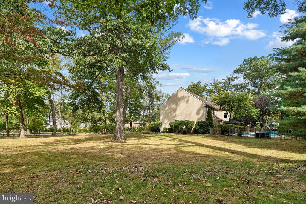 744 TENNIS AVENUE