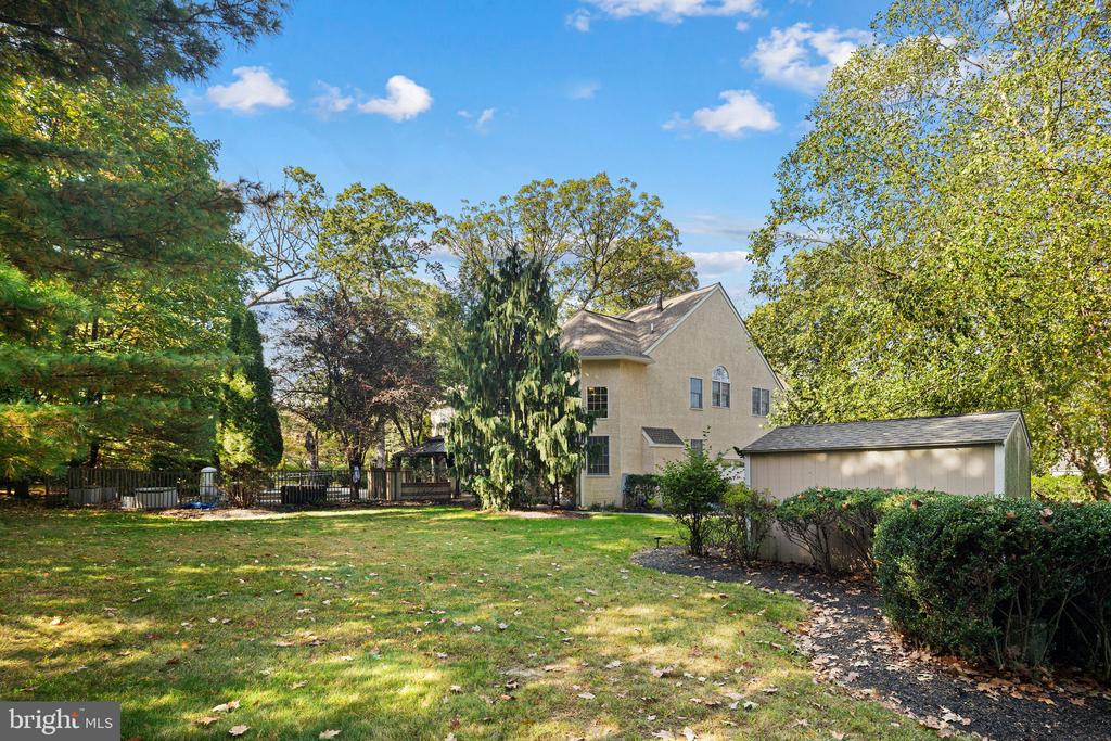 744 TENNIS AVENUE