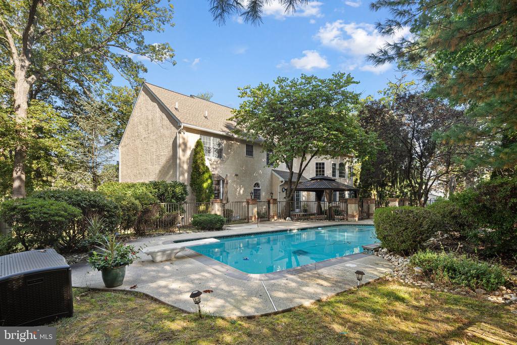 744 TENNIS AVENUE