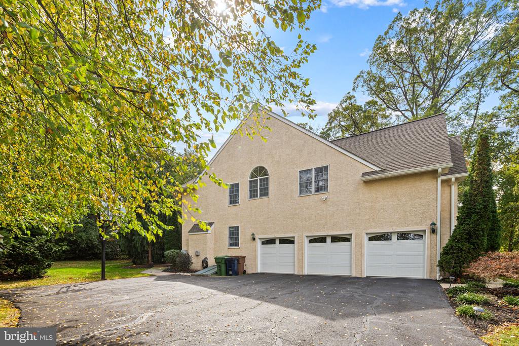 744 TENNIS AVENUE