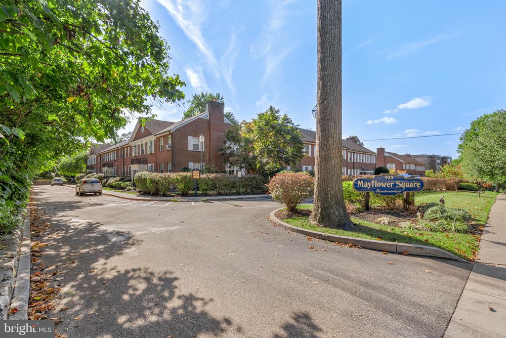 922 MONTGOMERY AVENUE C-2