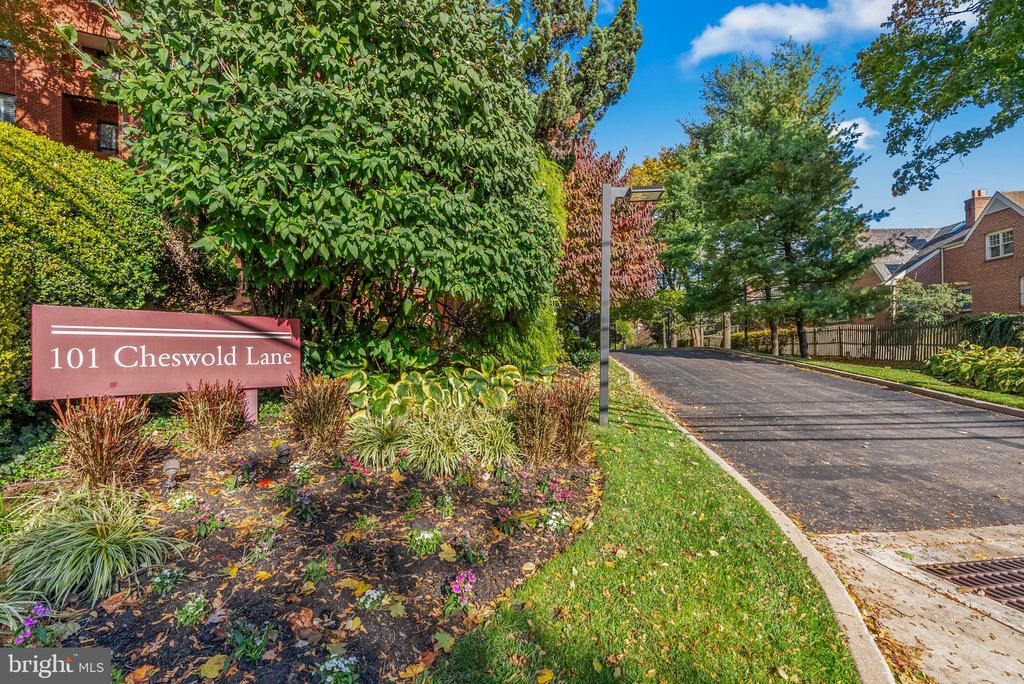 101 CHESWOLD LANE 2-F