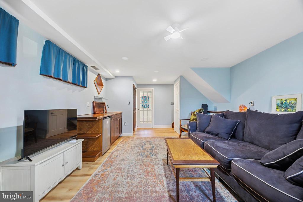 1155 EASTON ROAD