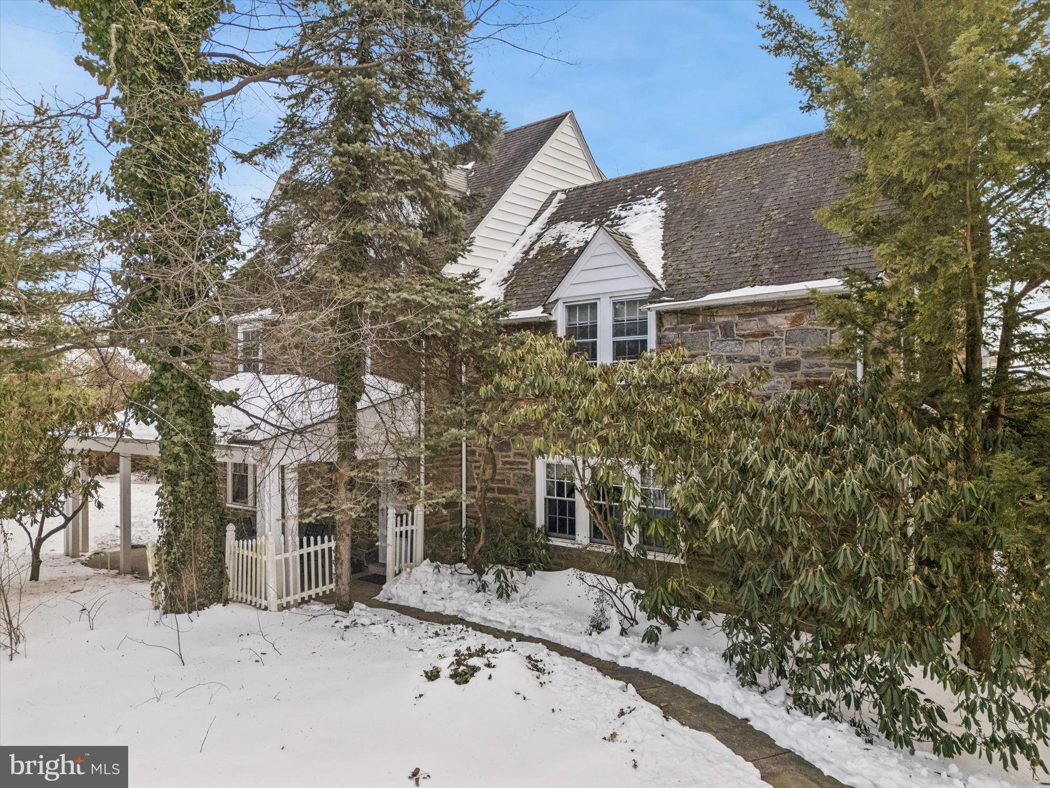 1039 WELLINGTON ROAD