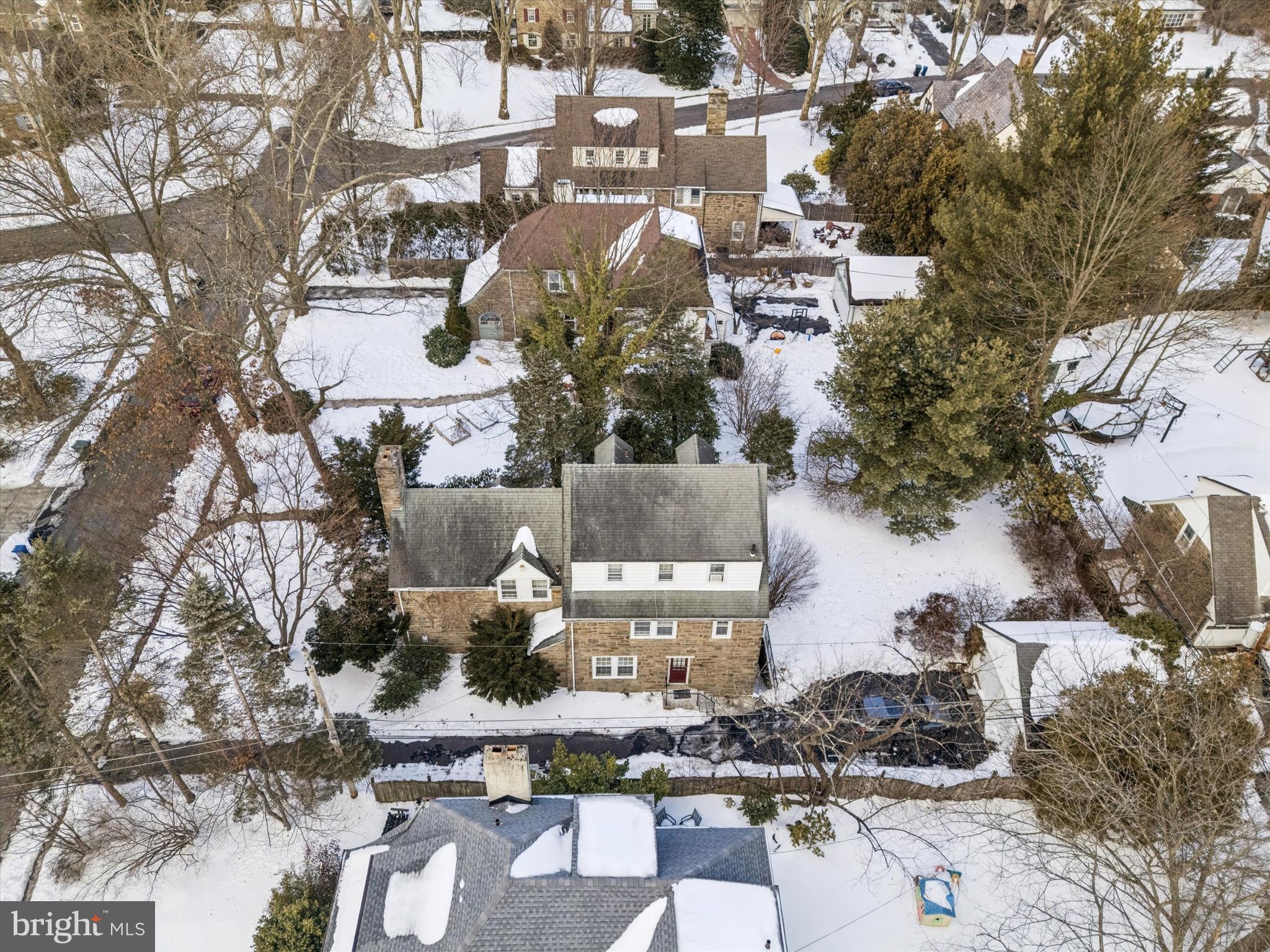 1039 WELLINGTON ROAD