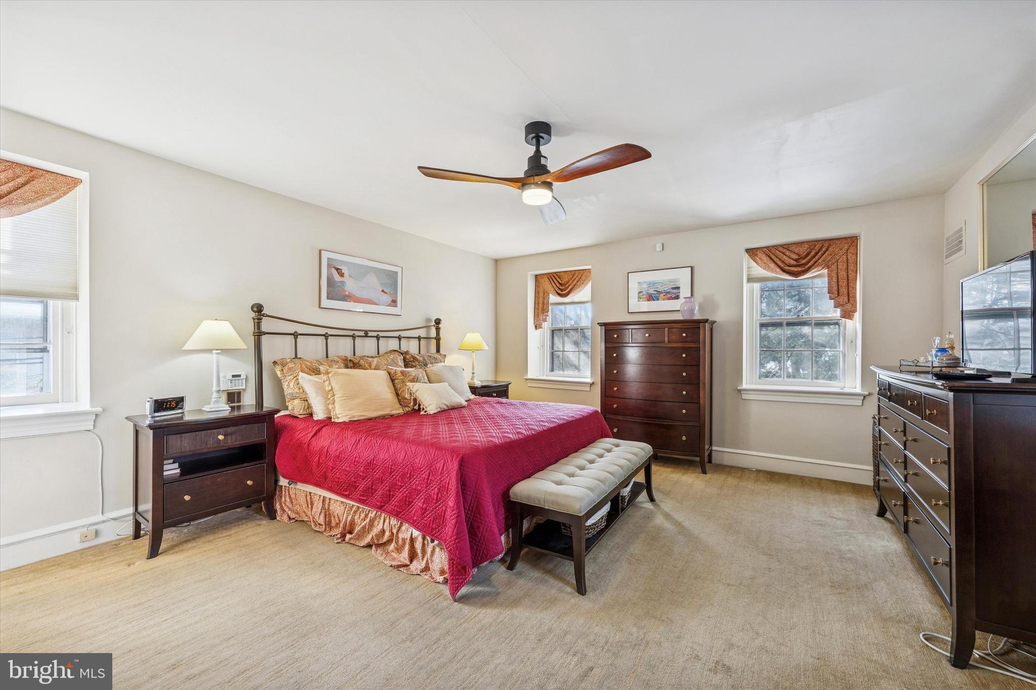 1039 WELLINGTON ROAD