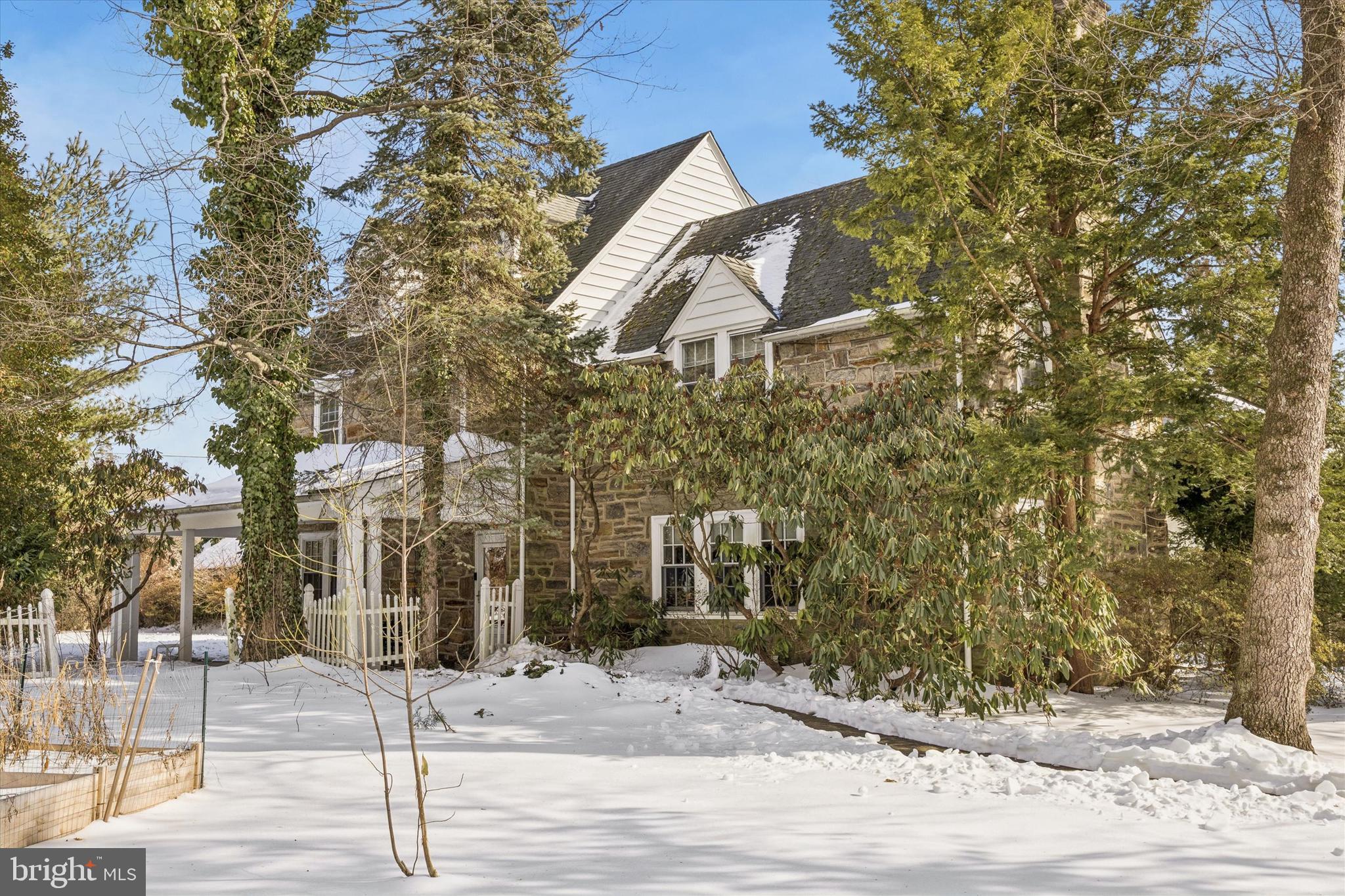1039 WELLINGTON ROAD