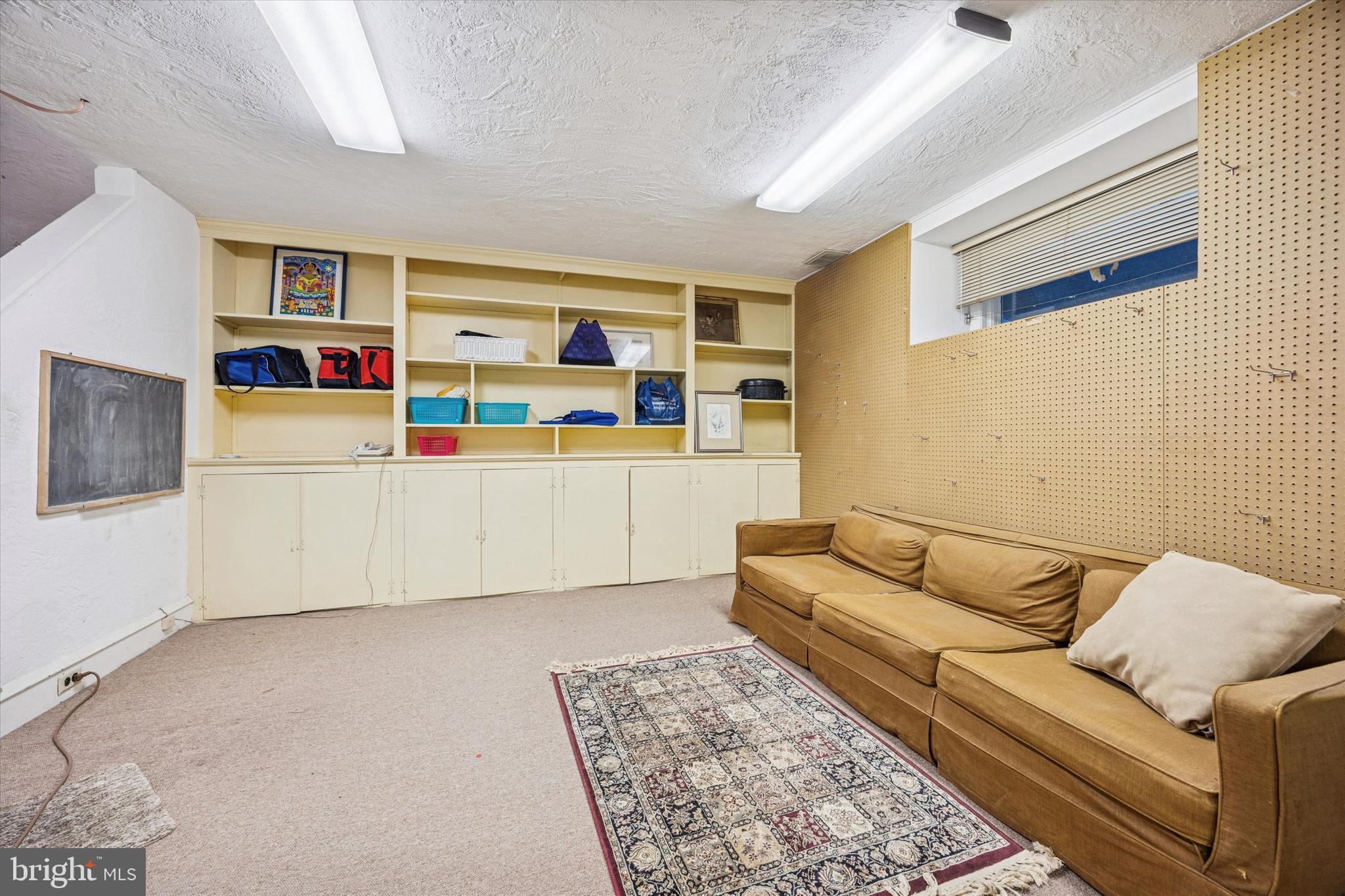 1039 WELLINGTON ROAD