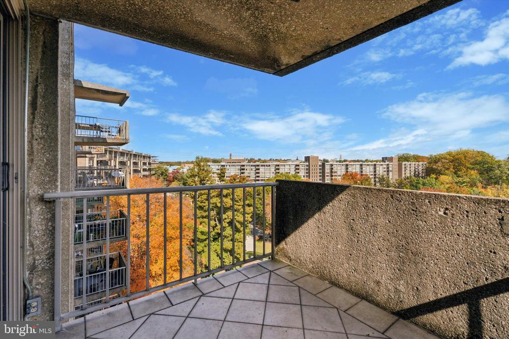 1001 CITY AVE. W-1004