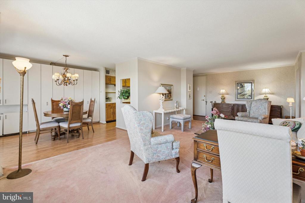 1001 CITY AVE. W-1004