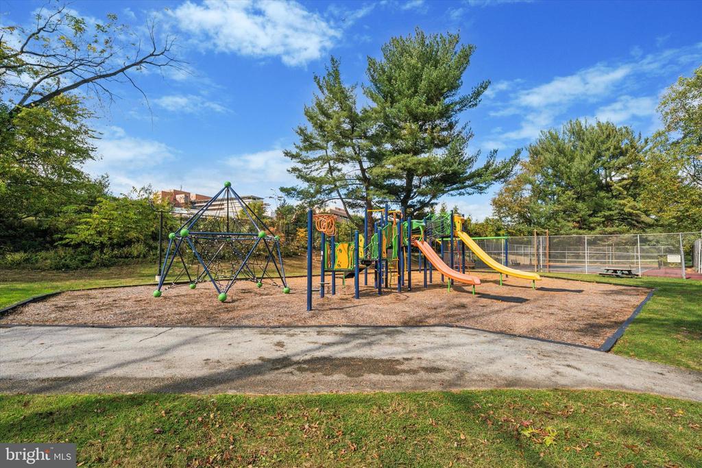 1001 CITY AVE. W-1004