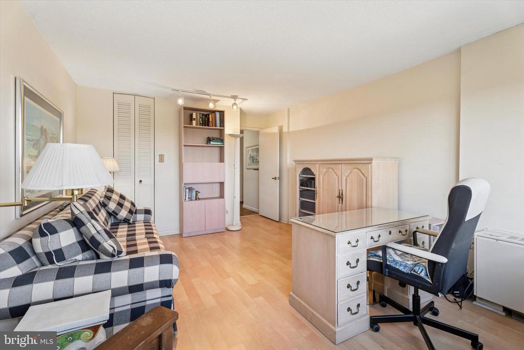 1001 CITY AVE. W-1004
