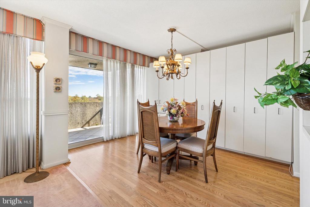 1001 CITY AVE. W-1004