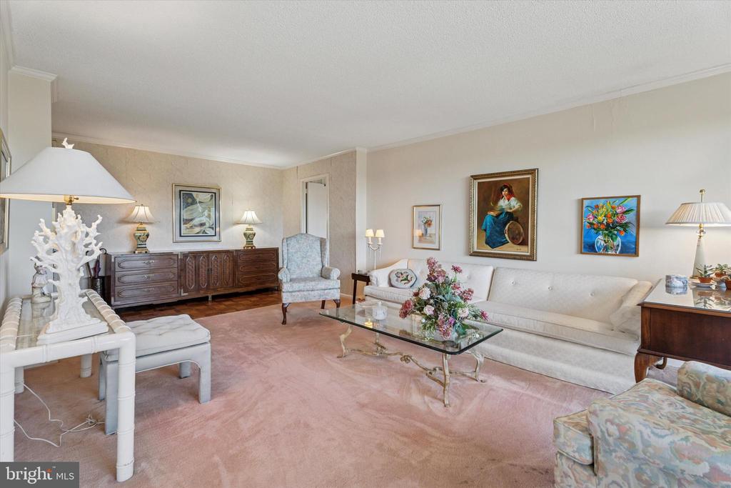 1001 CITY AVE. W-1004