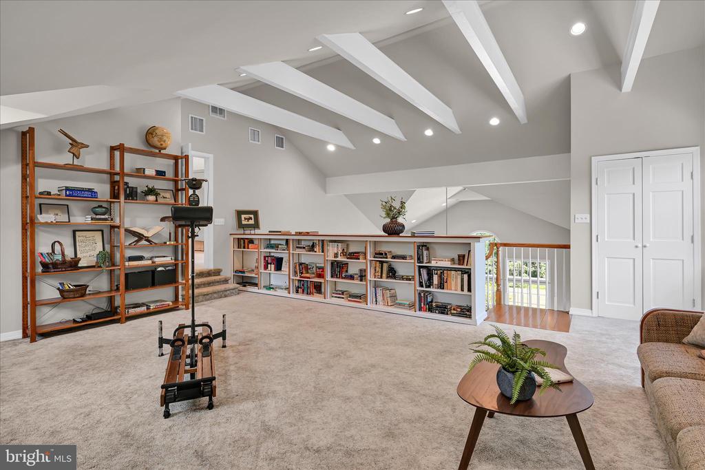 1133 CLUB HOUSE ROAD