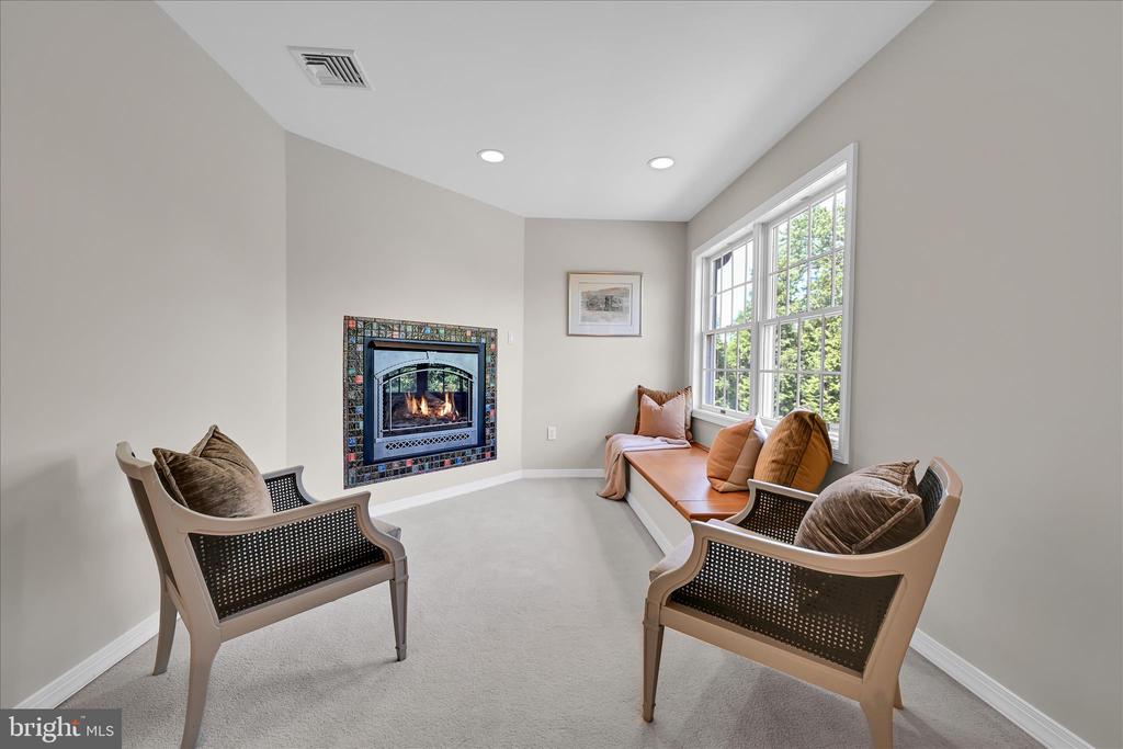 1133 CLUB HOUSE ROAD