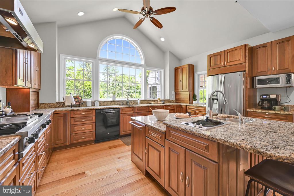 1133 CLUB HOUSE ROAD