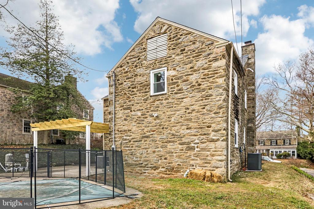 614 FOXCROFT ROAD