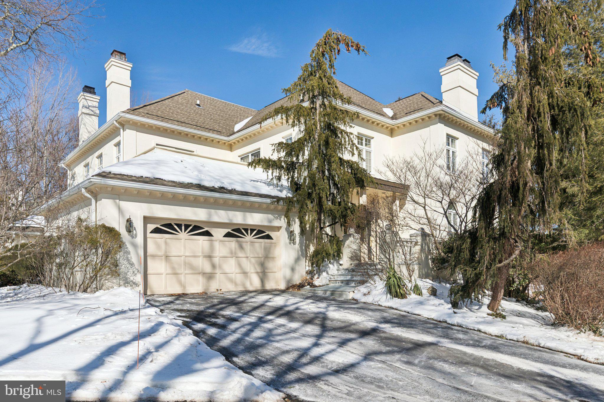 821 OXFORD CREST