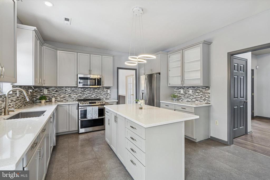 1003 CLOVER MILL CIRCLE