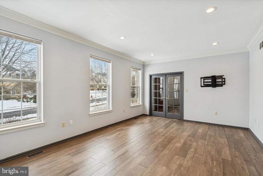 1003 CLOVER MILL CIRCLE