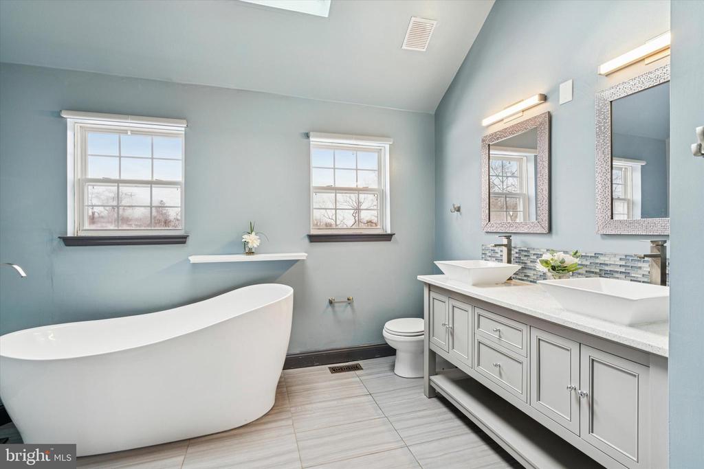 1003 CLOVER MILL CIRCLE