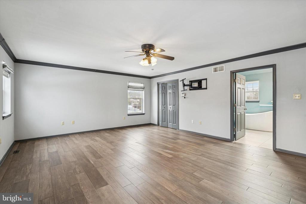 1003 CLOVER MILL CIRCLE