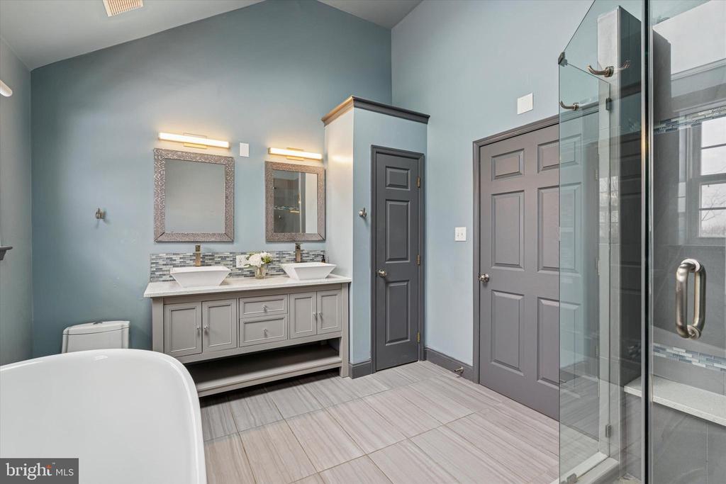 1003 CLOVER MILL CIRCLE