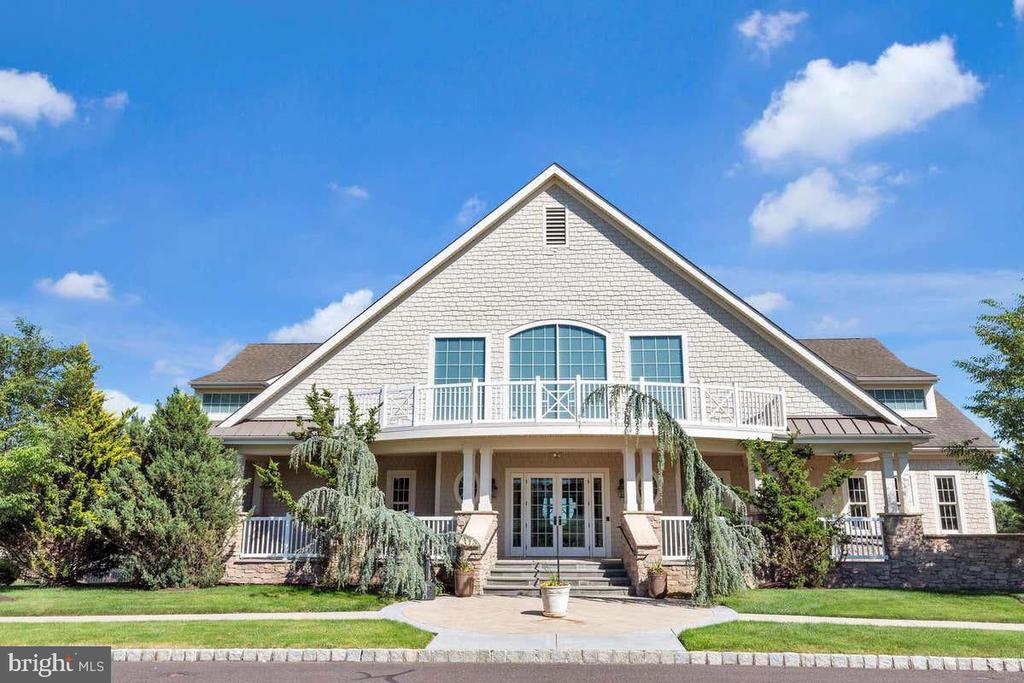 705 E KENNEDY ROAD