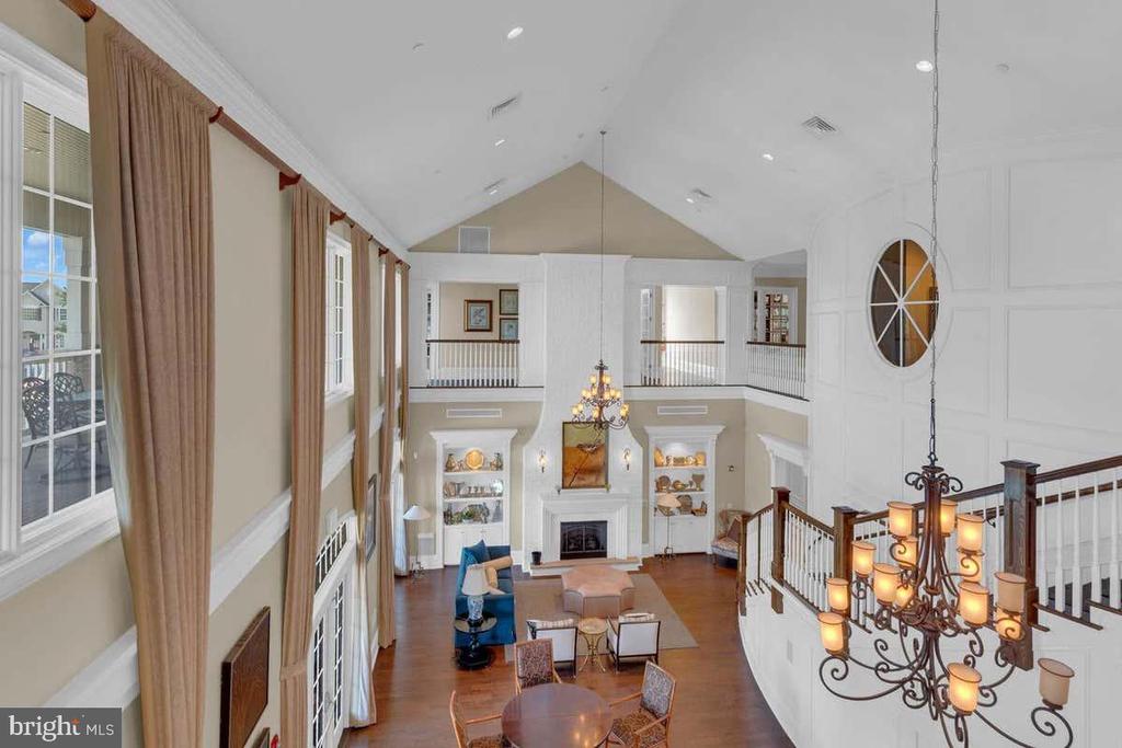 705 E KENNEDY ROAD