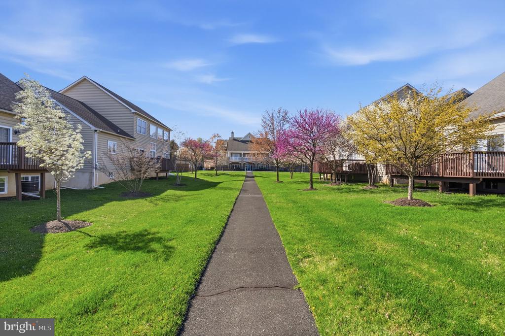 705 E KENNEDY ROAD
