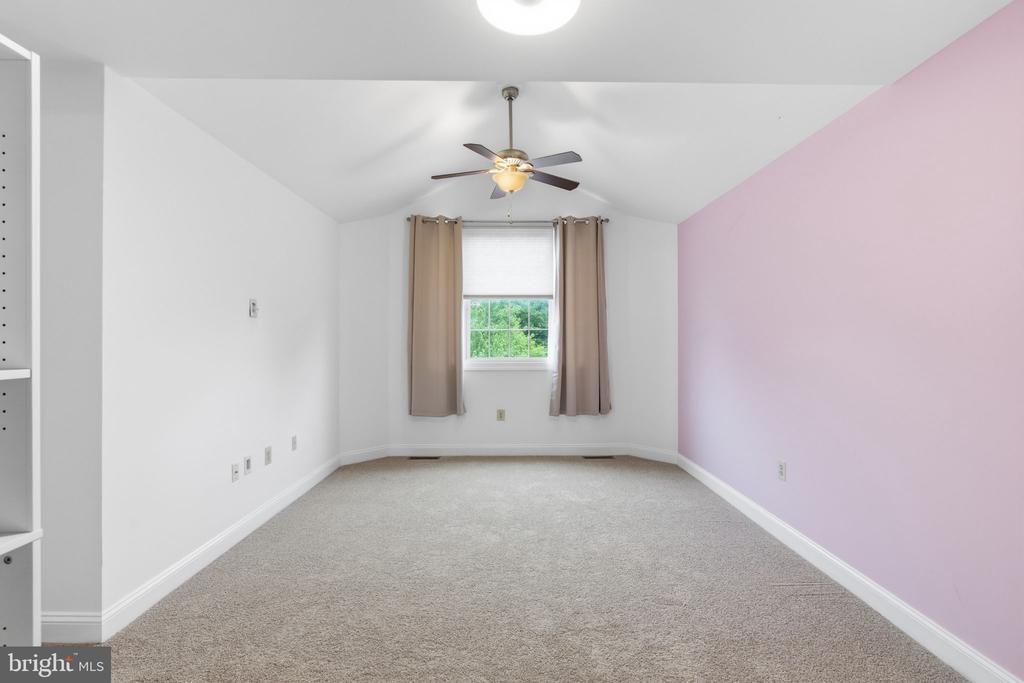 705 E KENNEDY ROAD
