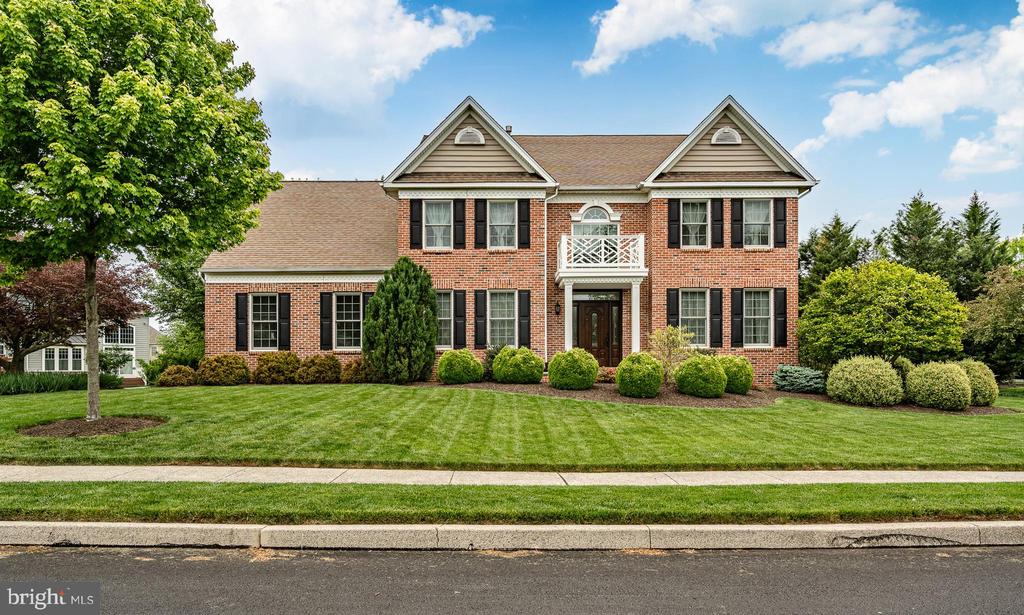 132 CHINABERRY LANE