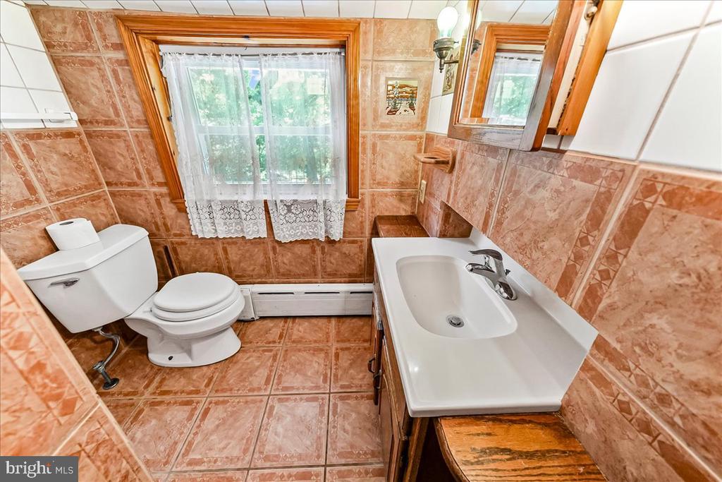4 E LODGES LANE