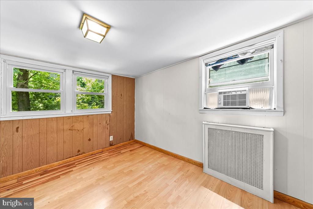 4 E LODGES LANE