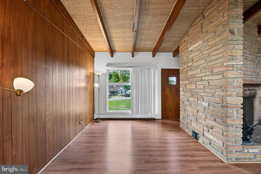 2615 DOGWOOD LANE