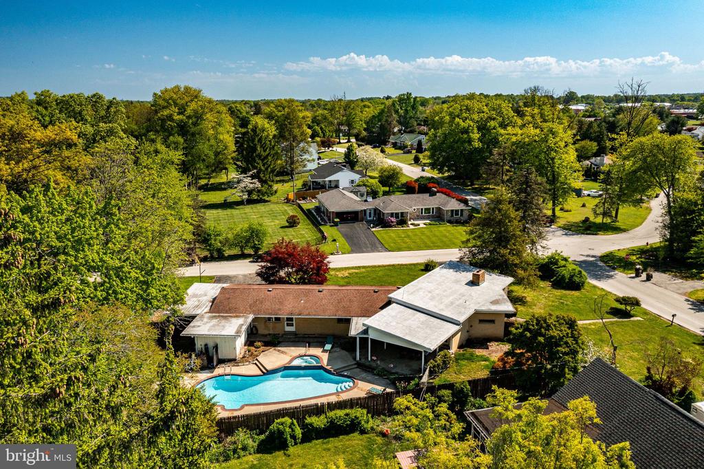 2615 DOGWOOD LANE