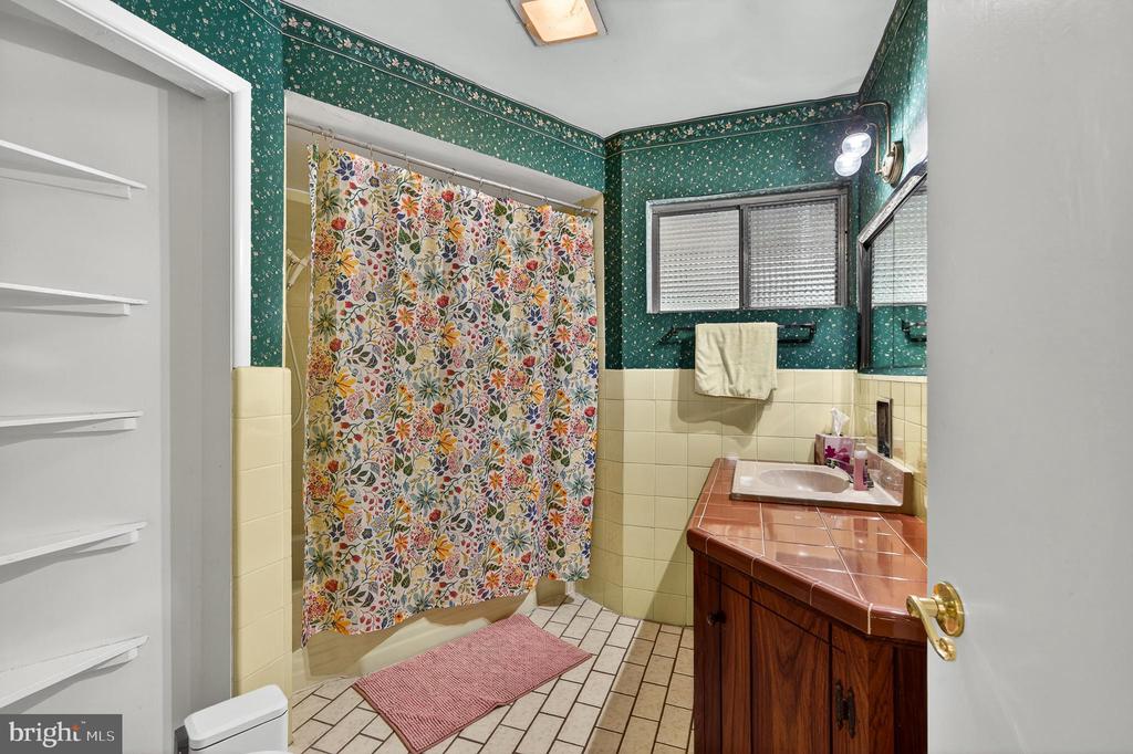 2615 DOGWOOD LANE